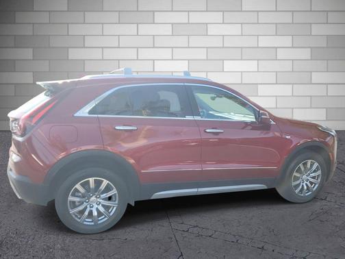 2022 Cadillac XT4 Premium Luxury