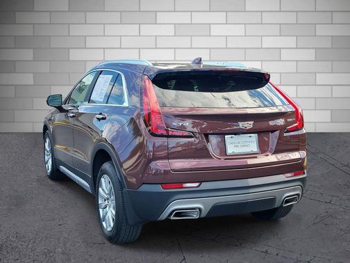 2022 Cadillac XT4 Premium Luxury