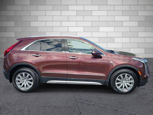 2022 Cadillac XT4 Premium Luxury