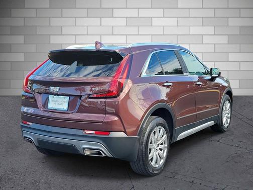 2022 Cadillac XT4 Premium Luxury