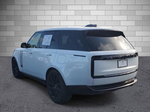 2025 Land Rover Range Rover P550e Autobiography