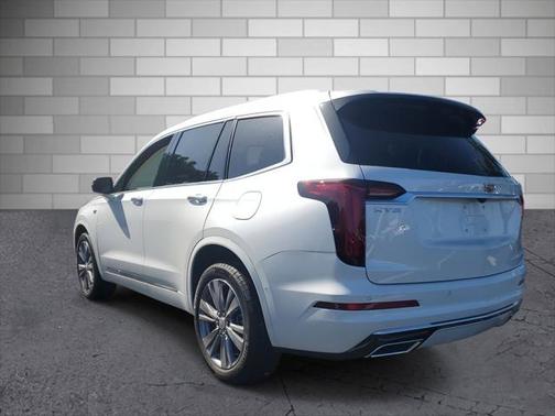 2025 Cadillac XT6 Premium Luxury FWD