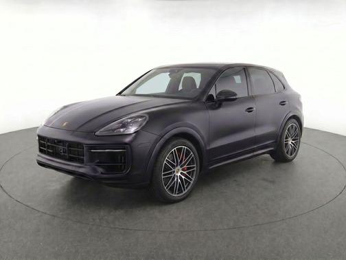 Chromite Black Metallic 2025 Porsche Cayenne GTS