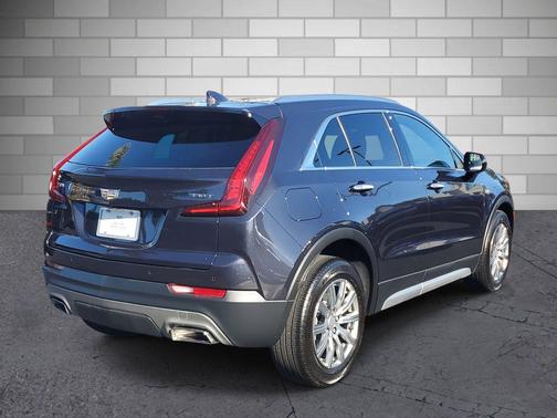 2022 Cadillac XT4 Premium Luxury
