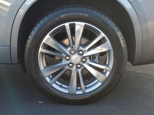 2022 Cadillac XT6 Premium Luxury FWD