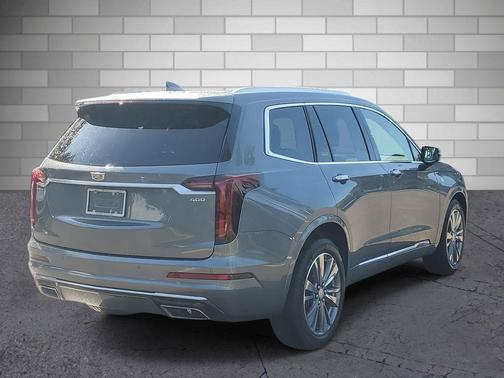 2022 Cadillac XT6 Premium Luxury FWD