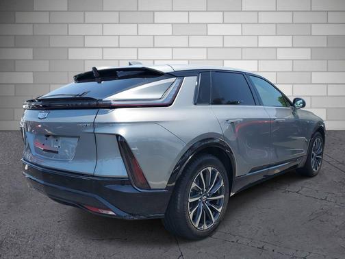 2025 Cadillac LYRIQ Sport