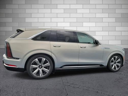 2025 Cadillac Escalade IQ Luxury 2