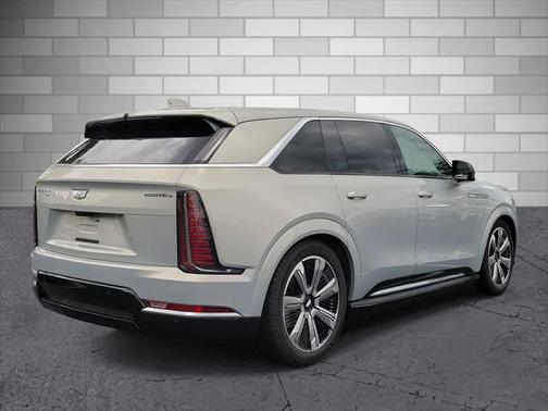 2025 Cadillac Escalade IQ Luxury 2