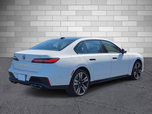 2024 BMW 760 xDrive