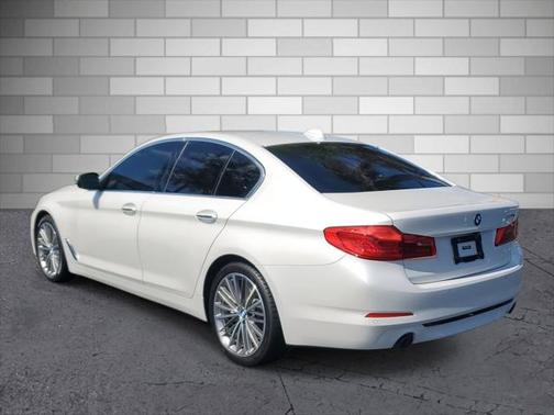 2018 BMW 530 530i