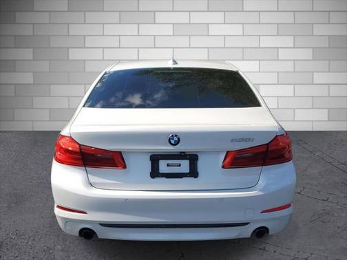 2018 BMW 530 530i