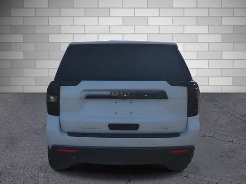 White Frost Tricoat 2023 GMC Yukon 4WD AT4