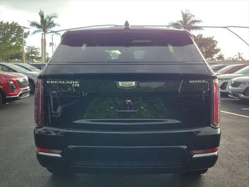 2025 Cadillac Escalade IQ Sport 2