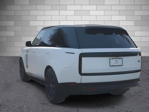2023 Land Rover Range Rover P530 SE