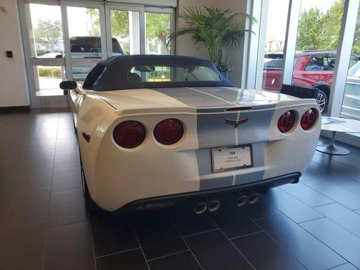 Arctic White 2013 Chevrolet Corvette Base