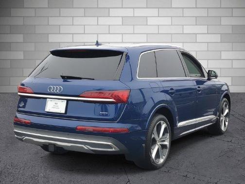 Navarra Blue Metallic 2020 Audi Q7 55 Premium Plus