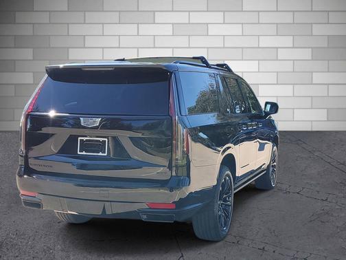 2022 Cadillac Escalade ESV Sport Platinum