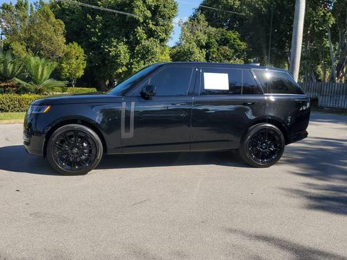 2025 Land Rover Range Rover P400 SE 7 Seat