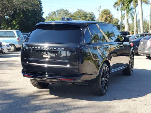 2025 Land Rover Range Rover P400 SE 7 Seat