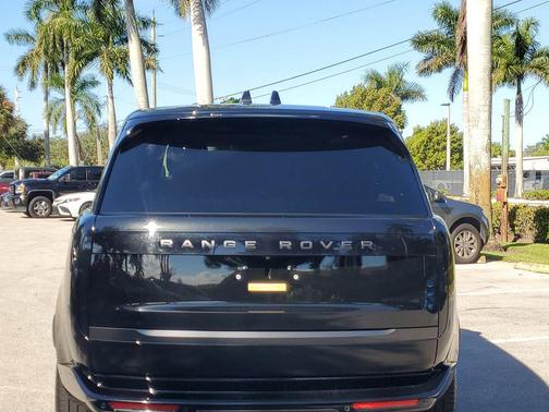 2025 Land Rover Range Rover P400 SE 7 Seat