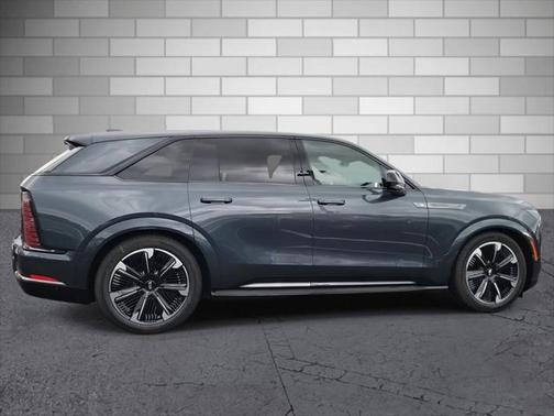 2025 Cadillac Escalade IQ Sport 1