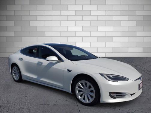 Pearl White Multi-Coat 2019 Tesla Model S Long Range