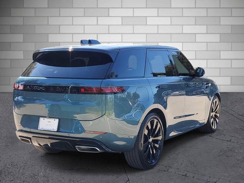 2025 Land Rover Range Rover Sport SE