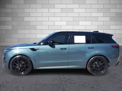 2025 Land Rover Range Rover Sport SE