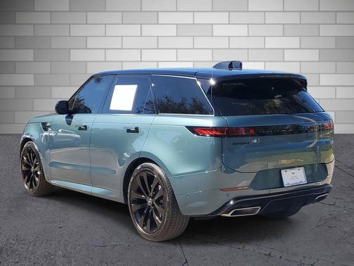 2025 Land Rover Range Rover Sport SE