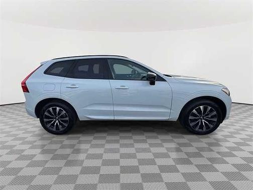 2025 Volvo XC60 Plus