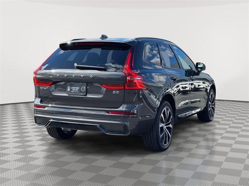 2025 Volvo XC60 B5 Plus