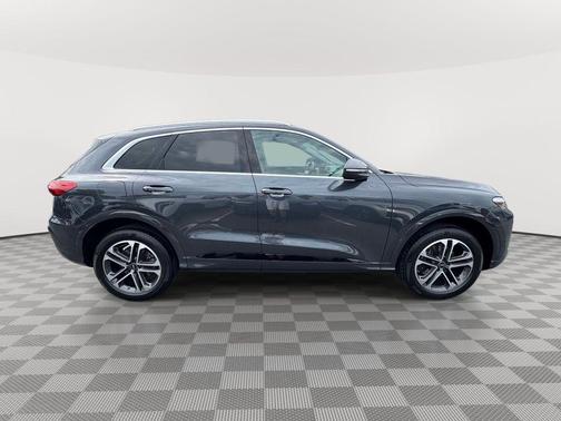 Tambora Gray Metallic 2025 Audi Q5 2.0T quattro Premium