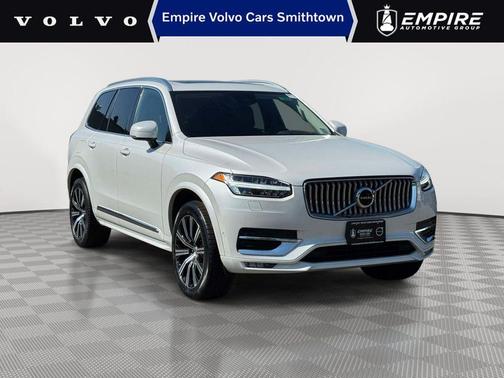 Crystal White Metallic 2023 Volvo XC90 B6 Plus 6-Seater