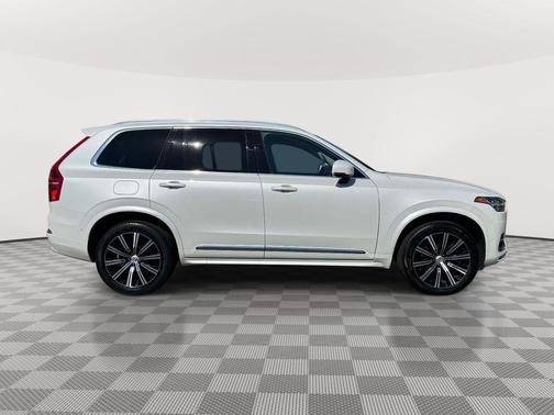 Crystal White Metallic 2023 Volvo XC90 B6 Plus 6-Seater