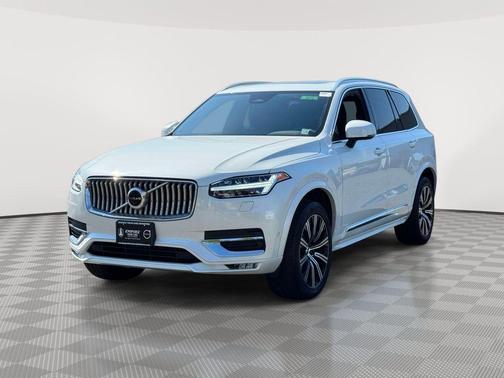 Crystal White Metallic 2023 Volvo XC90 B6 Plus 6-Seater