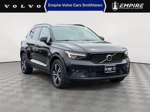 Black Stone 2023 Volvo XC40 B5 Plus Dark Theme