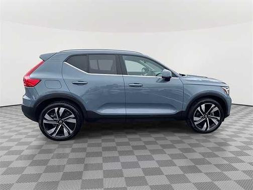 2023 Volvo XC40 Plus