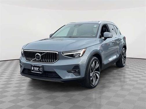 2023 Volvo XC40 Plus