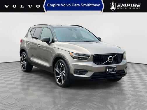 2022 Volvo XC40 T5 AWD R-Design