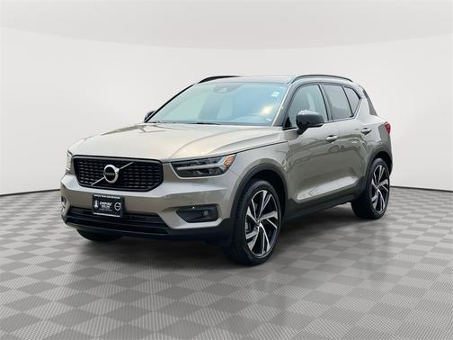 2022 Volvo XC40 T5 AWD R-Design