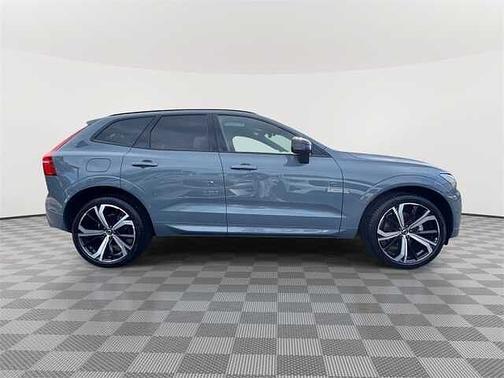 2024 Volvo XC60 B5 Ultimate Dark