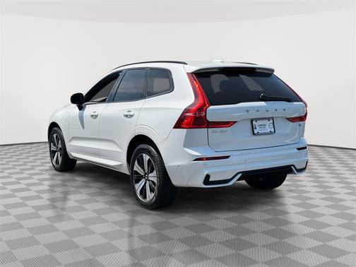 2025 Volvo XC60 Plug-In Hybrid T8 Plus