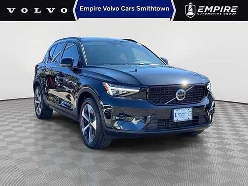 Onyx Black 2026 Volvo XC40 Plus