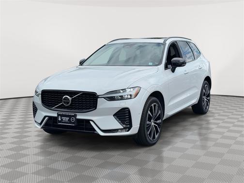 2023 Volvo XC60 B5 AWD Plus Dark