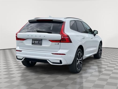 2023 Volvo XC60 B5 AWD Plus Dark