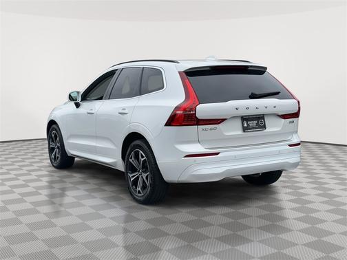2022 Volvo XC60 B5 AWD Momentum
