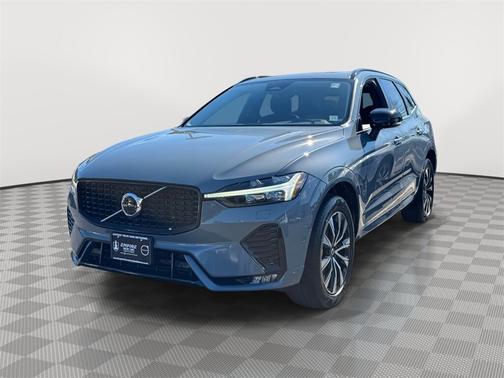 2023 Volvo XC60 B5 AWD Plus Dark