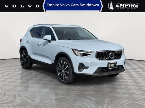 2024 Volvo XC40 B5 Plus Bright