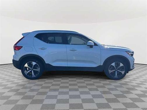 2024 Volvo XC40 Plus